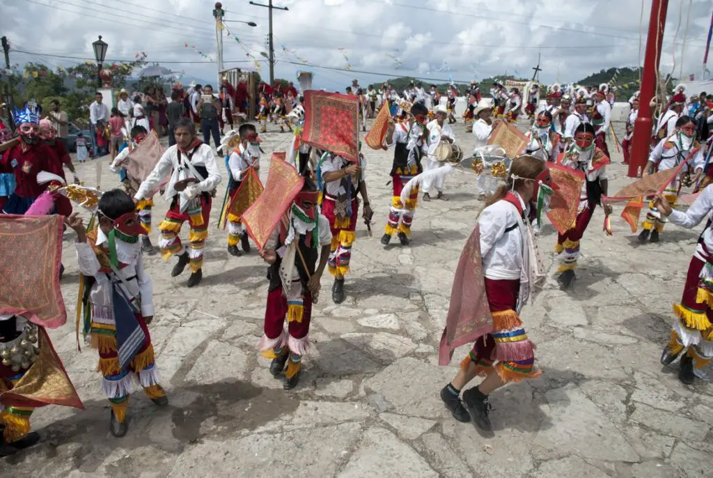 Santiagueros: Danzas con raíces en la Sierra Norte
