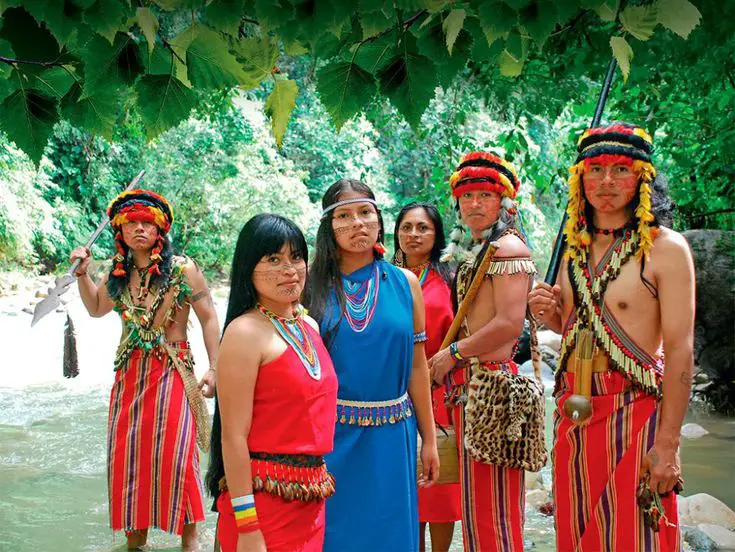 Introducción a la Vestimenta Indígena